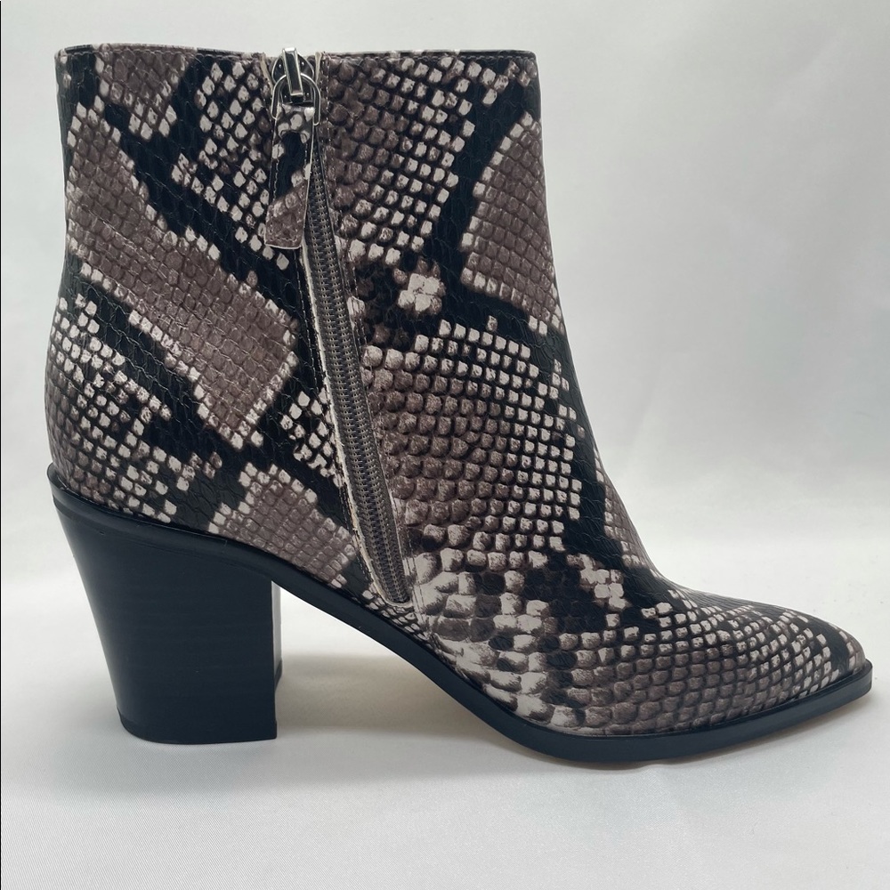 8.5 - 14th & Union Women’s Braxten Ankle Boots